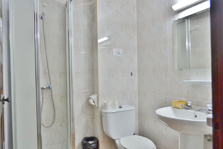 Bathroom 5, Hotel Marisa, Córdoba