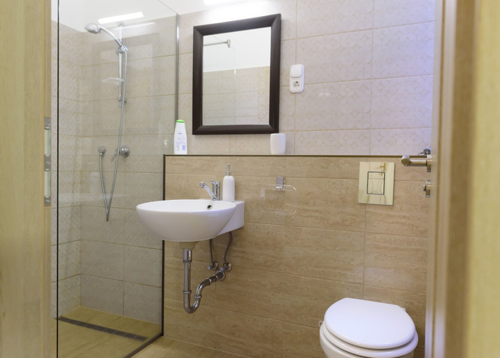 Bathroom 3, Váci street Downtown Apartments, Budapesti