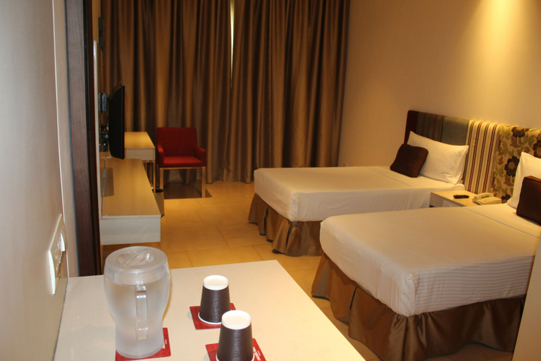 Bedroom 4, Jakson Inns, Satara