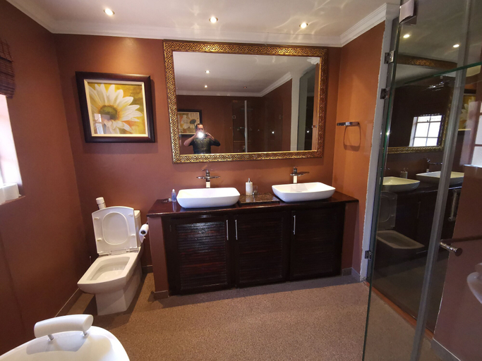 Bathroom 4, Paulshof Guesthouse, City of Johannesburg