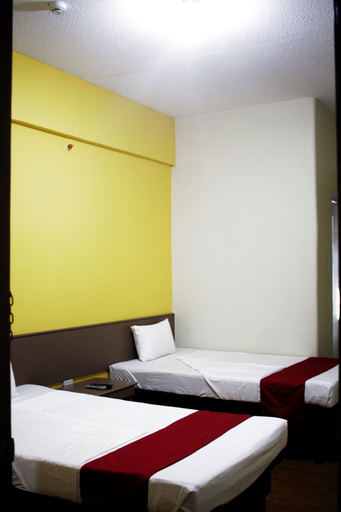Bedroom 2, In & Go Hotel, Cebu City