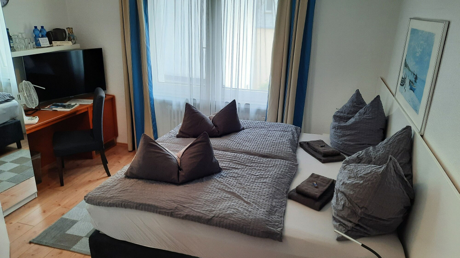 Bedroom 3, Hotel Merlin, Köln