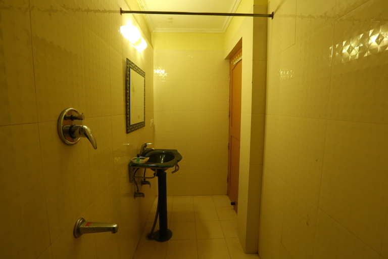 Bathroom 4, Hotel Samdupling Himalayan Brothers, Kangra