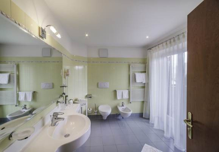 Bathroom 5, Boutique Hotel Am Park, Bolzano