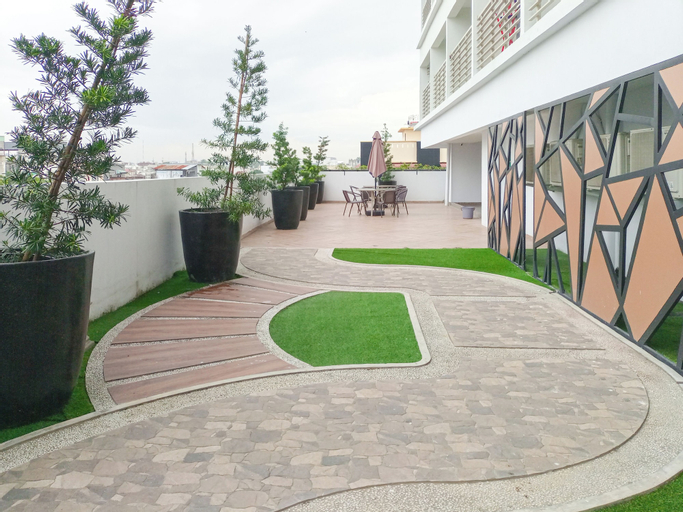 Exterior & Views 2, Comfortable and Tidy Studio De Prima Apartment By Travelio, Medan