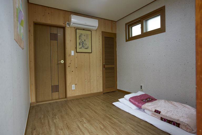 Bedroom 3, Go Woon Dang Hanok Guest House, Jongno