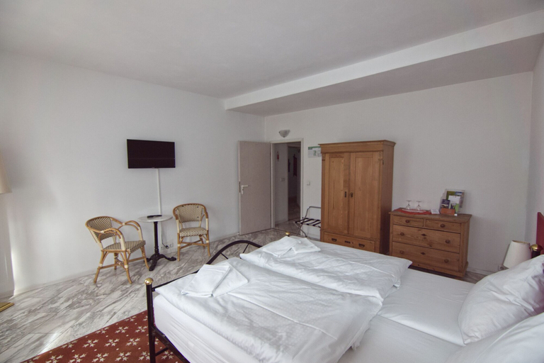 Bedroom 2, Hotel Sächsischer Hof, Erzgebirgskreis