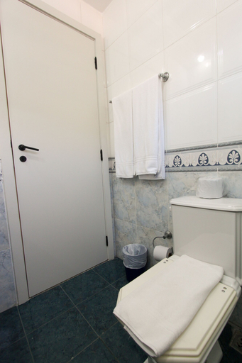 Bathroom 4, Solar do Amanhecer, Niterói