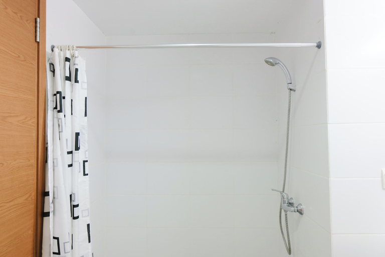 Bathroom 4, Good Deal Studio Room At Beverly Dago Apartment, Bandung