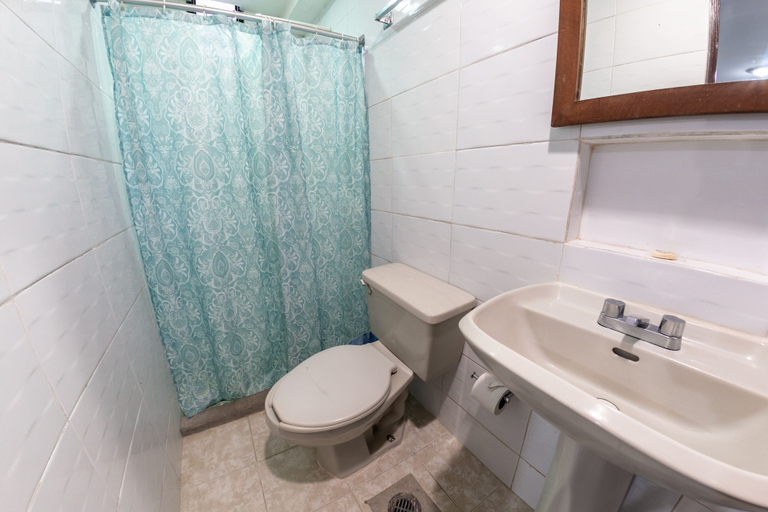 Bathroom 3, Hotel Isla de Sacrificio, Veracruz
