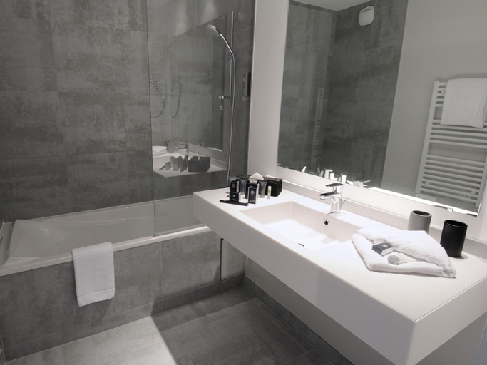 Bathroom 6