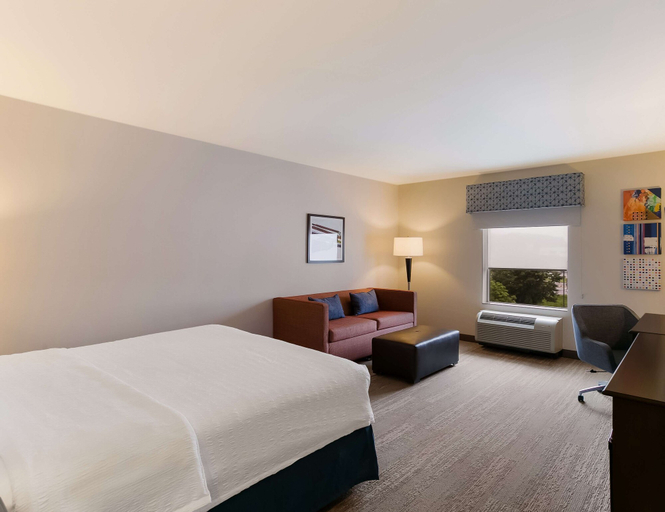 Bedroom 3, Hampton Inn & Suites Wilmington Christiana, New Castle