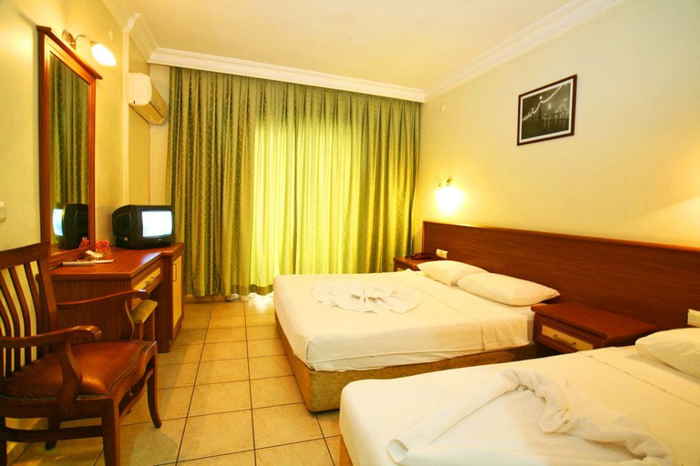 Bedroom 4, Alanya Beach Hotel, Alanya