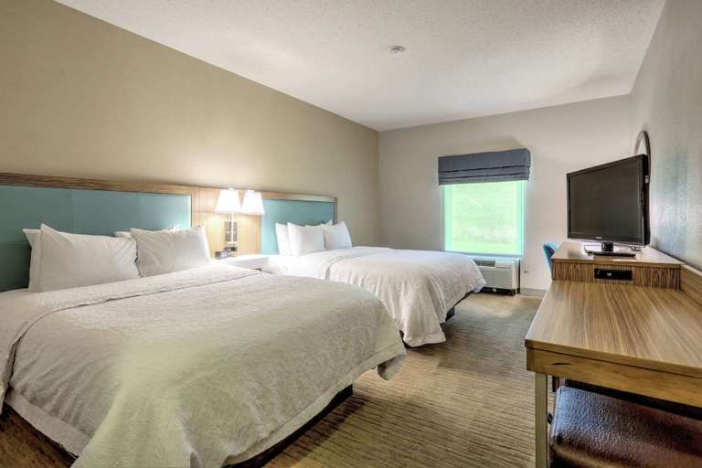 Bedroom 3, Hampton Inn Batavia, Genesee