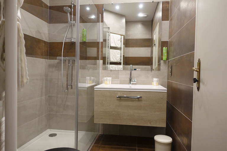 Bathroom 4