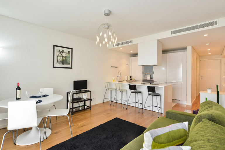 Sunny & Bright Amoreiras Apartment, Lisboa