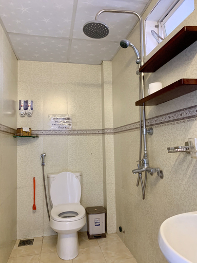 Bathroom 4, Ngo Homestay, Da Nang