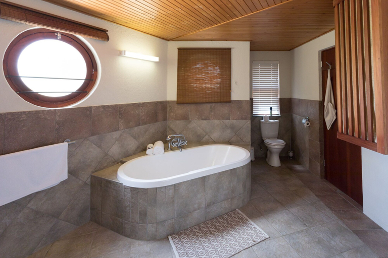Bathroom 5, Rossmund Lodge, Swakopmund