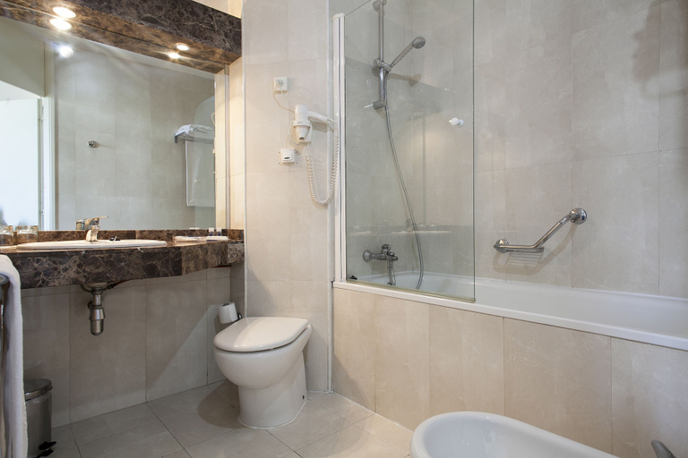 Bathroom 4, Crisol Quality Reus, Tarragona