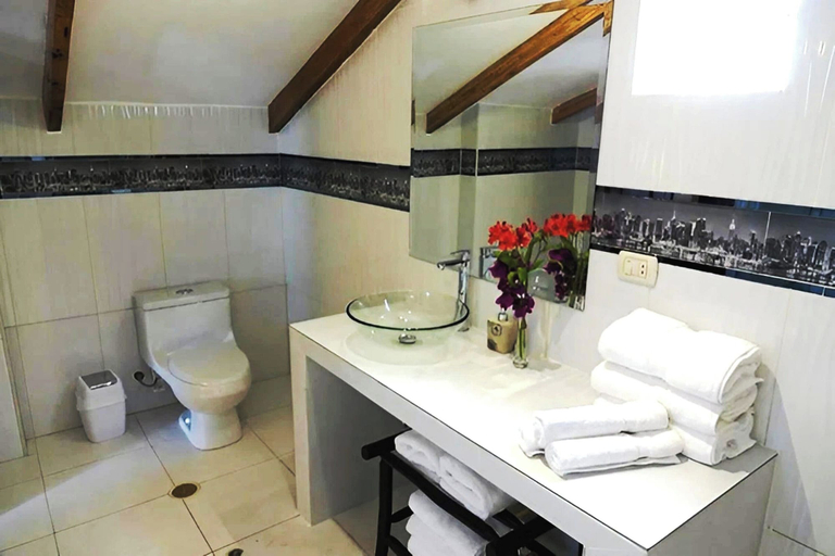 Bathroom 4, Sol Miranda Hotel, Urubamba