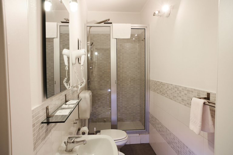 Bathroom 4, Elios Rooms, Catania