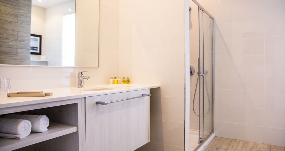 Bathroom 5, Salini Resort