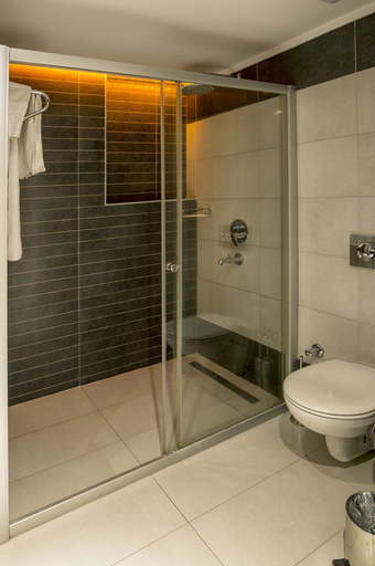 Bathroom 5, Delfino Boutique Apart Hotel, Alanya