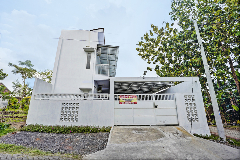 Exterior & Views 1, OYO 92821 Wisma Zahira 2 Syariah, Wonosobo