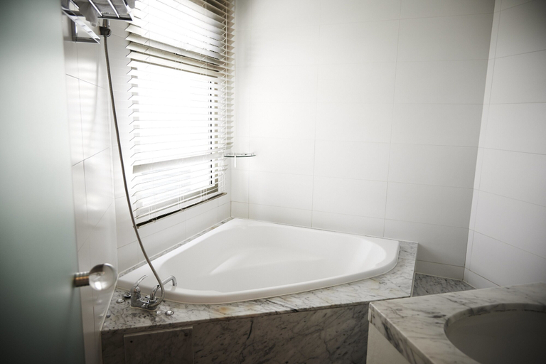 Bathroom 4, Tacet Pension, Tongyeong