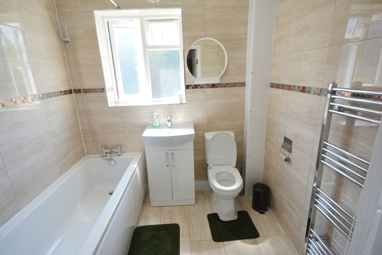 Bathroom, London Luxury 7 Bedroom Holiday Let, London