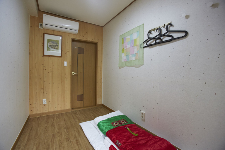 Bedroom 4, Go Woon Dang Hanok Guest House, Jongno