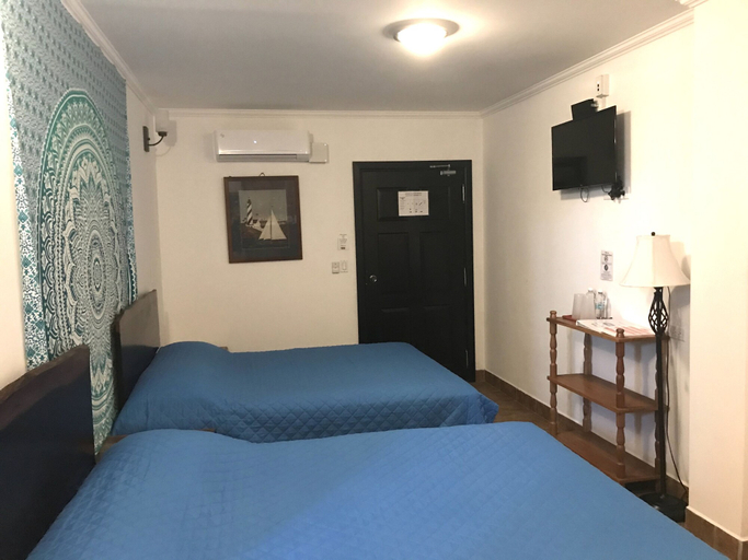 Bedroom 2, Easy Inn