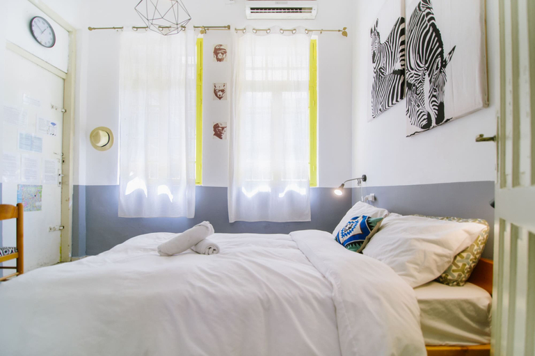Bedroom 5, 15 Ben Yehuda Studios