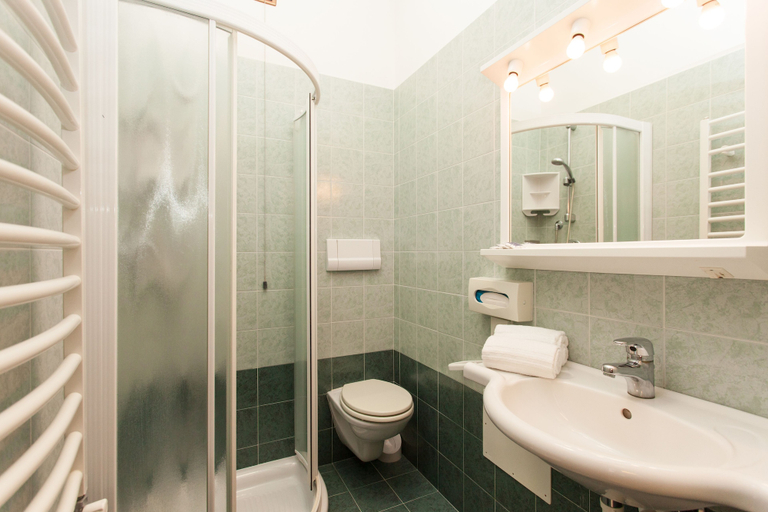 Bathroom 5, Regent's Hotel, Venezia