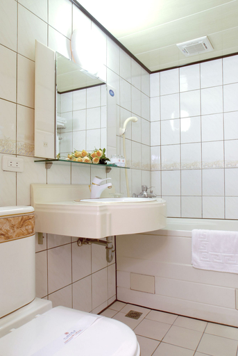 Bathroom 4, Ever Luck Hotel, Kaohsiung