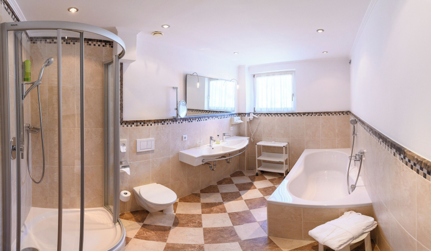 Bathroom 5, Hotel Post, Landeck