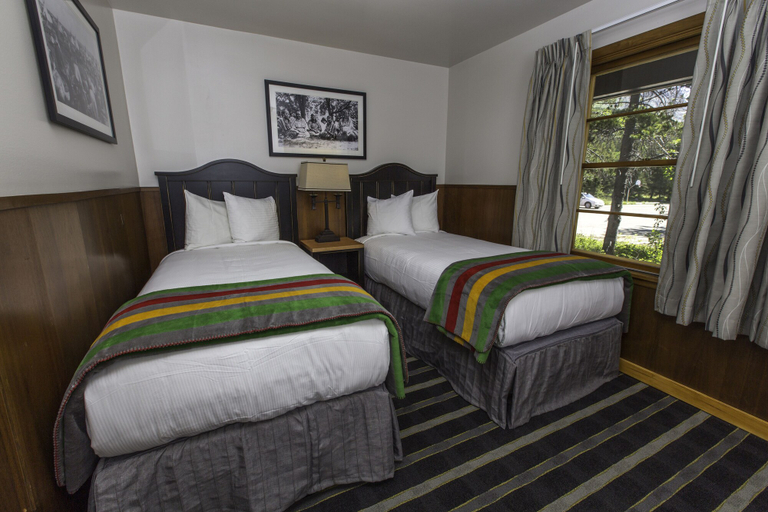 Bedroom 2, Swiftcurrent Motor Inn and Cabins - Inside the Park, Glacier