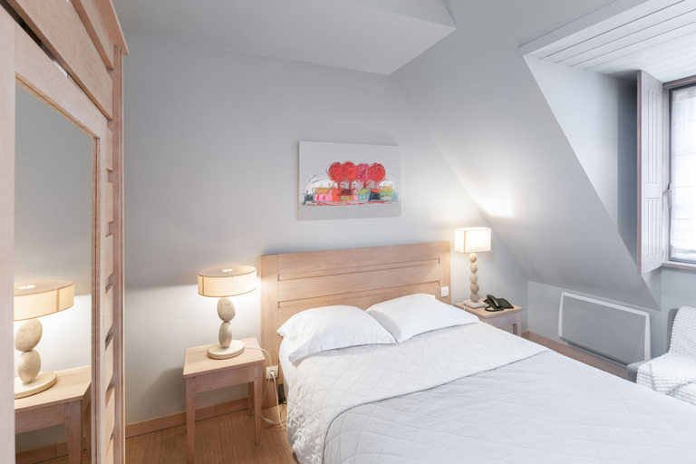 Bedroom 4, La Vinotière, Finistère