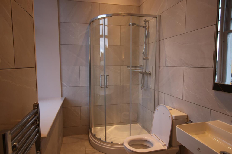 Bathroom 5, Castlecary House Hotel, Falkirk
