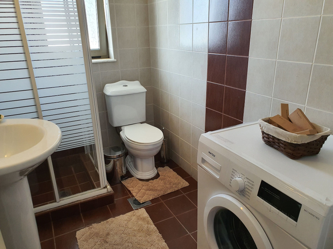 Bathroom 3, Iriana's Apartment in Center 2, Crete
