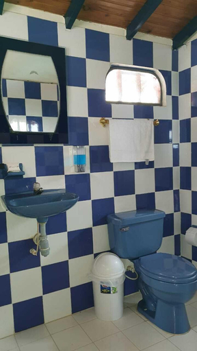 Bathroom 4, Los Alpes, La Tebaida