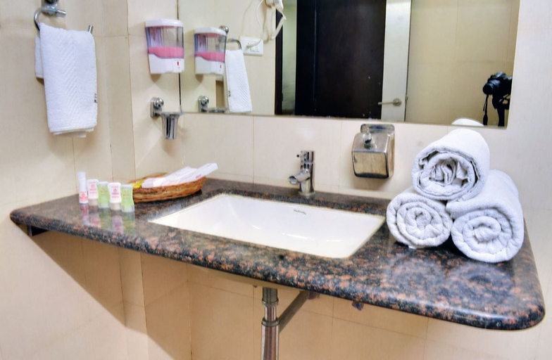 Bathroom 5, Regal Hotel, Ajmer