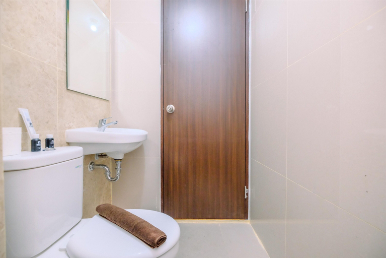 Bathroom 5, Great Location And Comfort 2Br Transpark Cibubur Apartment, Depok