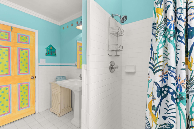 Bathroom 4, Calypso Cottage, Chatham