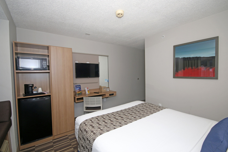Bedroom 3, Microtel Inn by Wyndham Greensboro, Guilford