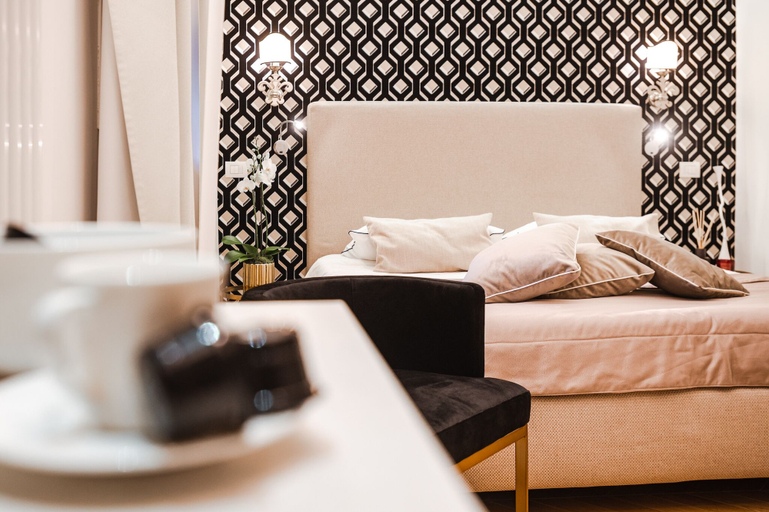 Bedroom 3, EBL Luxury Home, Roma