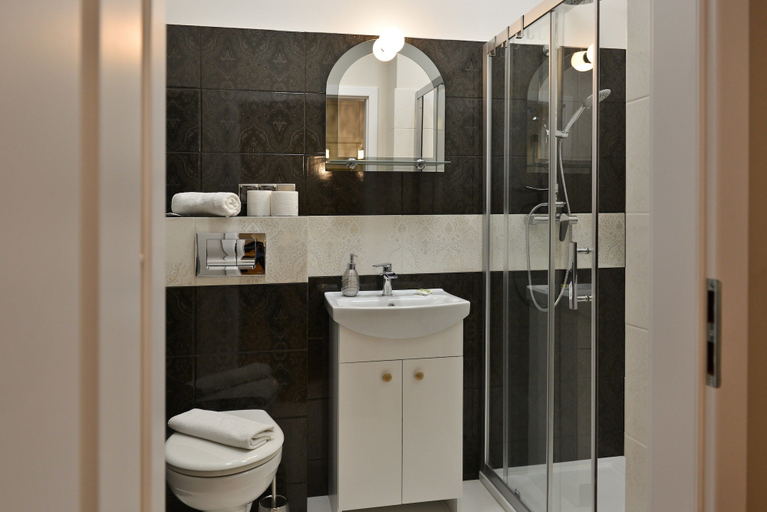 Bathroom 5, La Gioia Magic Orient Apartments, Kraków City