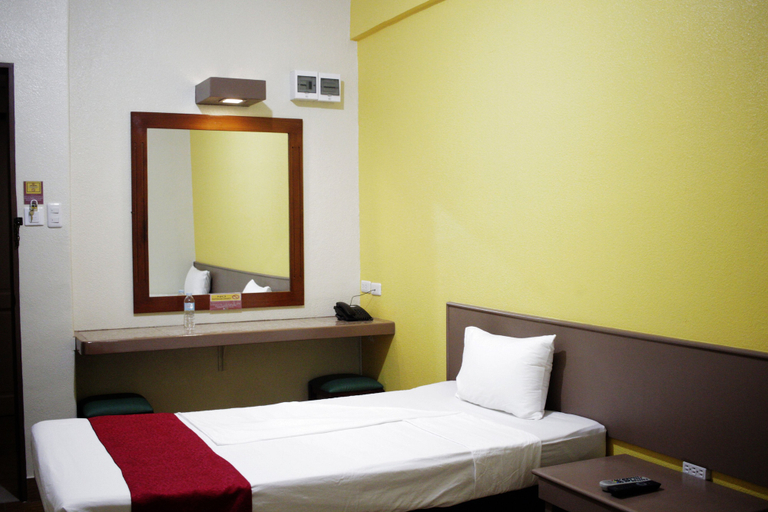 Bedroom 2, In & Go Hotel, Cebu City