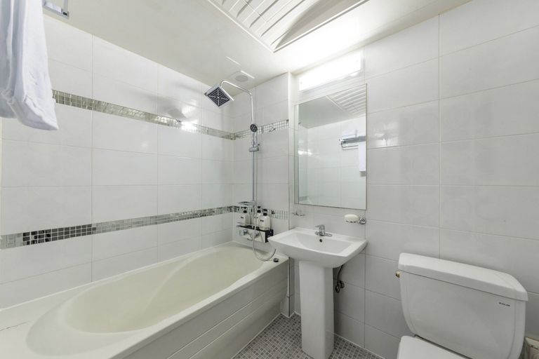 Bathroom 3, Hotel MARI, Nam