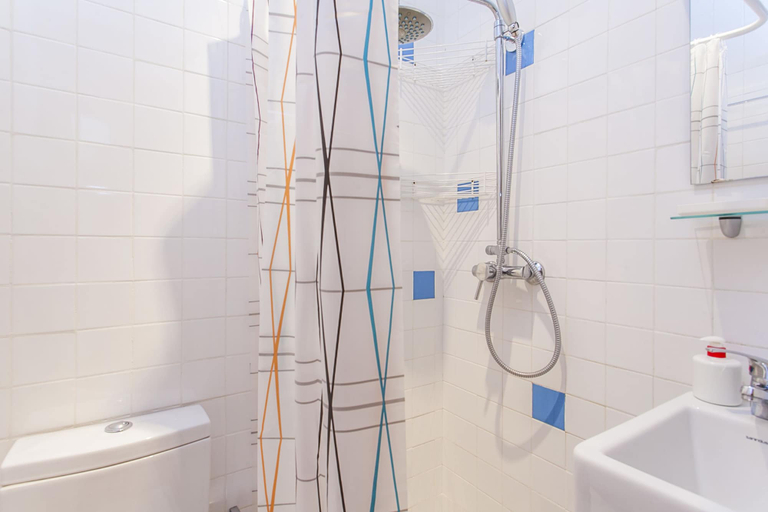 Bathroom 3, LxWay Apartments Largo de Santa Bárbara, Lisbon